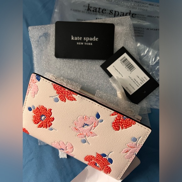 Kate spade ♠️ Small slim Bifold wallet - Picture 2 of 5